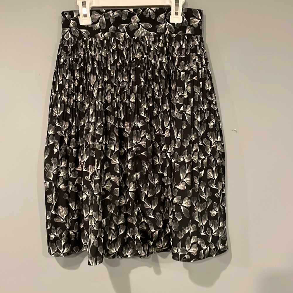 Merona Black and White Crimped Skirt XS